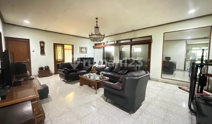 Jual Cepat Rumah Strategis Shm Di Jln Riau Jual Cepat Rumah Strategis Shm Di Jln Riau