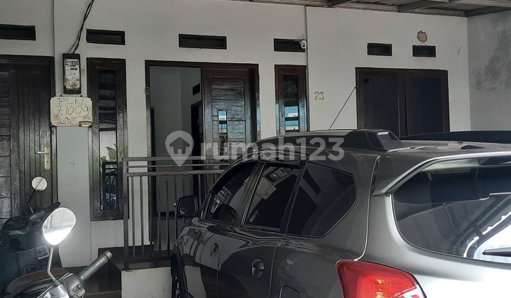 Jual Rumah SHM 2.5 Lantai di Lengkong 2