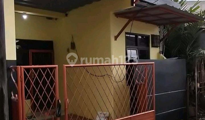 Rumah Deket Fasilitas Umum.anti Banjir