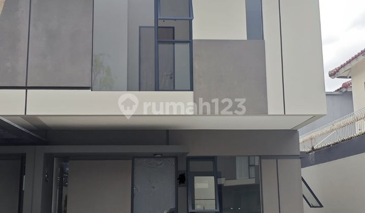 2-Story Cendana Xpana 1 Karawaci House Near Cyberpark Mall For Rent