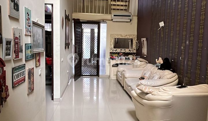 Permata Jingga 2-Story House Ready to Live Beautiful Minimalist Near Ub Permata Jingga 2-Story House Ready to Live Beautiful Minimalist Near Ub