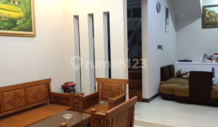 Affordable Sigura Gura Minimalist Two-Story House 2