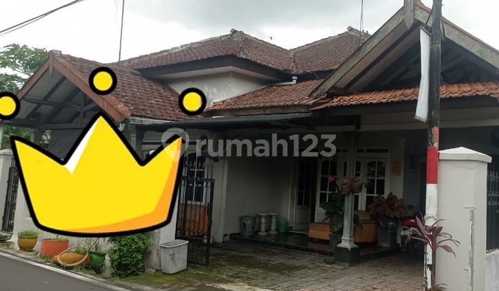 For Sale Cheap House on Letjen Sutoyo Street, Malang City