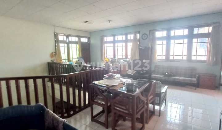 Wide, Cheap 2-Story House Near Ub and Polinema Wide, Cheap 2-Story House Near Ub and Polinema