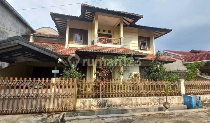 Wide, Cheap 2-Story House Near Ub and Polinema Wide, Cheap 2-Story House Near Ub and Polinema