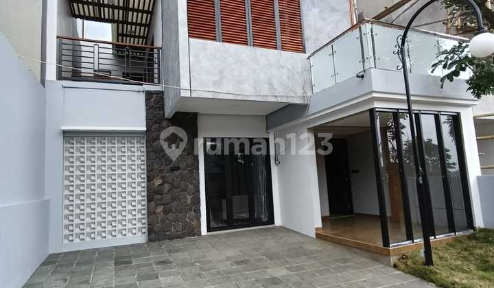 Villa Mewah Batu Dekat Alun Alun View Menawan 