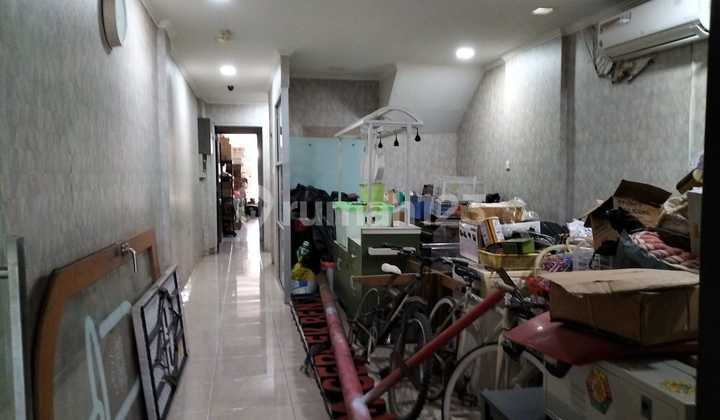 Good Shop House 272 m2 SHM Kedoya, West Jakarta 1