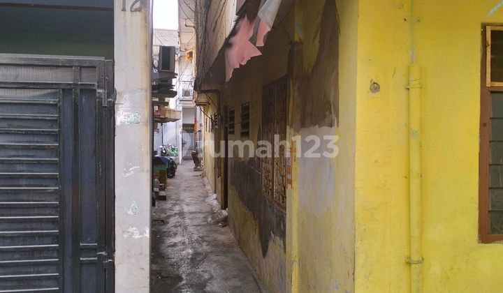 Lokasi Strategis Dekat Halte Busway Sawah Besar dan Stasiun Mangga Besar