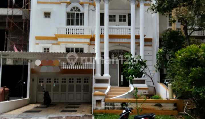 Rumah Di Garden Houseuse Pik