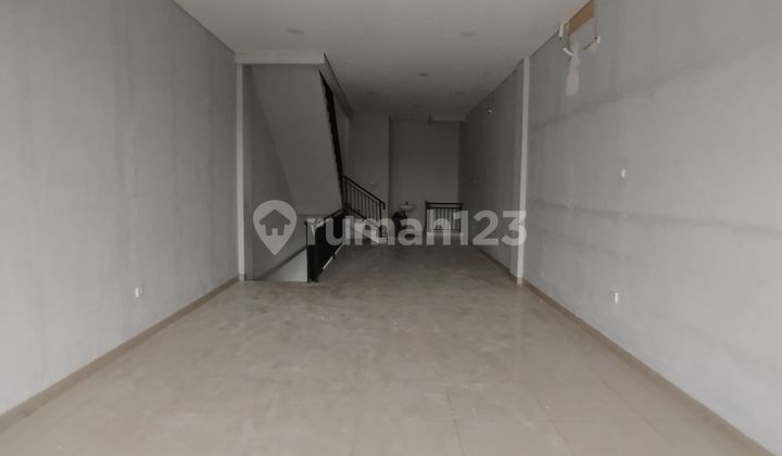 For Rent 3-Story Shop House in Duri Kosambi 2