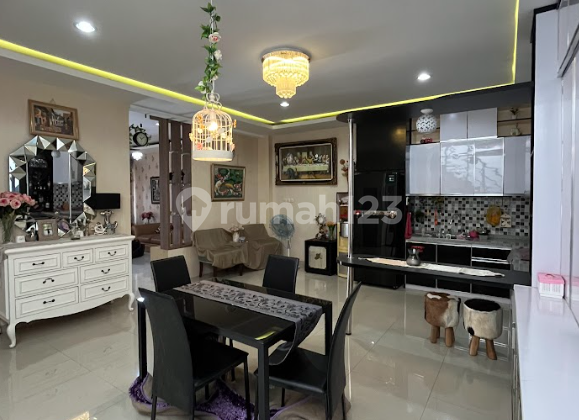 Rumah 2 Lantai Kondisi Sangat Rapi Furnish Gading Serpong