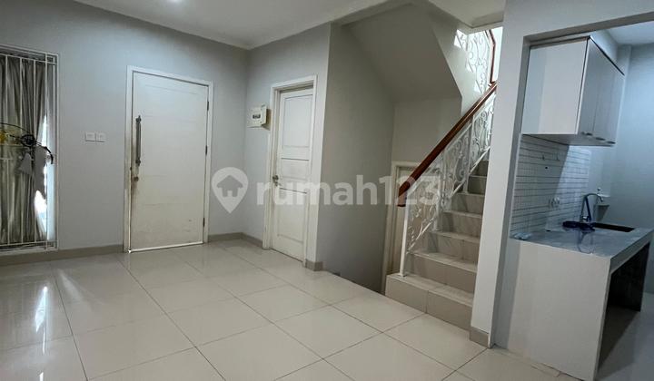 RUMAH CLUSTER ELISTA GADING SERPONG HADAP UTARA SUDAH RENOV