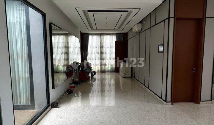 Sultan BSD Navapark House with Pool and Luxury Elevator 2