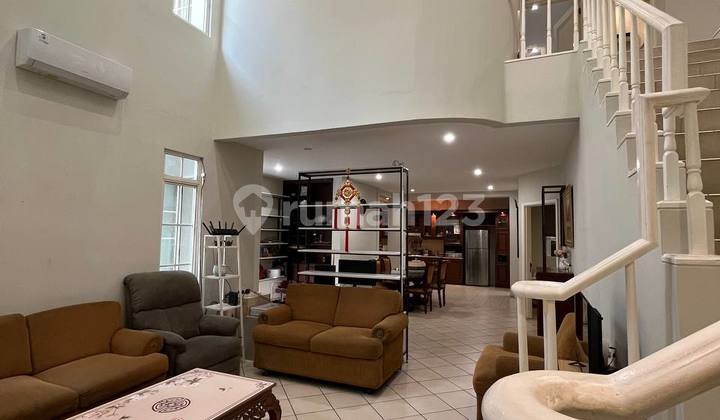 Rumah unik terawat di Lippo Karawaci Utara Carport 2 Furnished Rumah unik terawat di Lippo Karawaci Utara Carport 2 Furnished