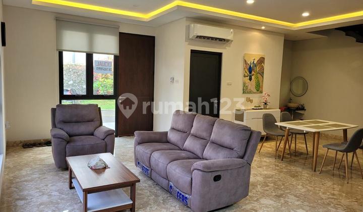 RUMAH CANTIK FULL FURNISH ADA SWIMMING POOL BOHEMIA GADING SERPONG 2