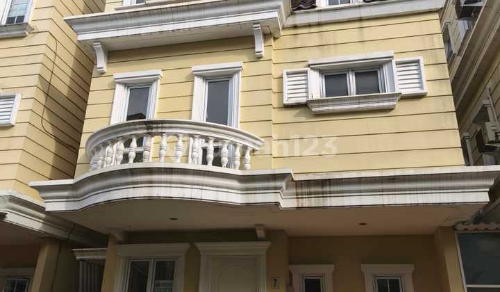 RUMAH MONTANA ILLAGO GADING SERPONG BANGUNAN CAKEP MURAH