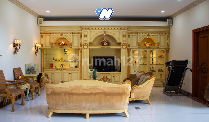 Full Furnished, Rumah, 2 Lantai, SHM, Dekat Pusat Perbelanjaan, Bebas Banjir