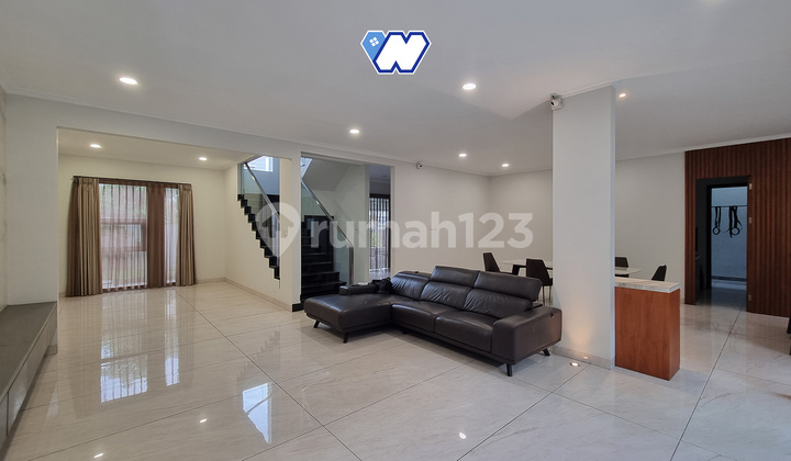 Rumah Modern Bagus Semi Furnished SHM Batununggal, Bandung