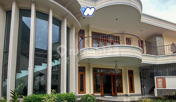 Rumah Klasik Bagus Semi Furnished SHM Batununggal, Bandung Rumah Klasik Bagus Semi Furnished SHM Batununggal, Bandung