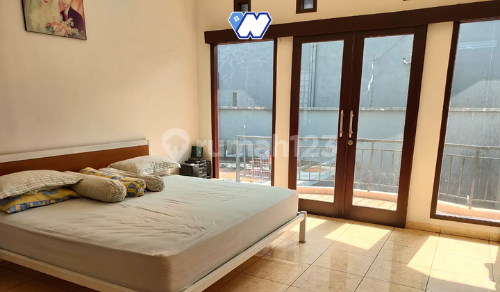 Rumah Modern Butuh Minim Renovasi Furnished SHM Batununggal, Bandung