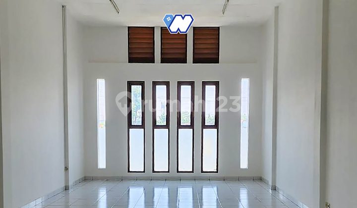 Flood-Free, Shophouse, 3 Floors, Freehold Title, Near Shopping Center, in Mekar Wangi