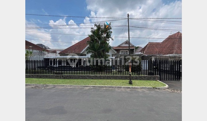 Dijual Rumah Vintage Terawat di  Area Ijen  Malang