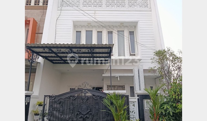 DIJUAL RUMAH MEWAH 3 LANTAI DI SULFAT MALANG