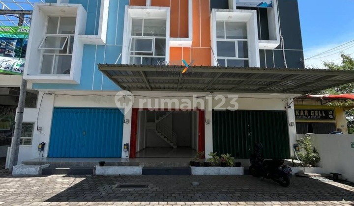 For Sale: 2.5-Story New Modern Shop House Near Toll Exit in Tlogowaru, Malang