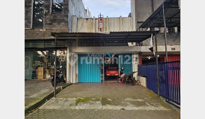 Price Drop! Ready-to-Occupy Shop House for Sale on Malang Main Road