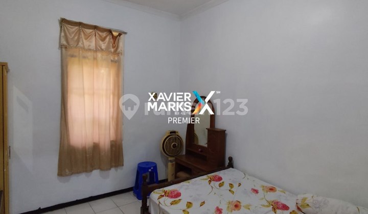 FOR SALE! WELL-MAINTAINED HOUSE - CORNER LOT - FACING THE PARK 2