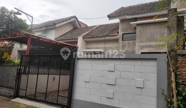 For Sale Well-Maintained House in a Strategic Location in Malang For Sale Well-Maintained House in a Strategic Location in Malang