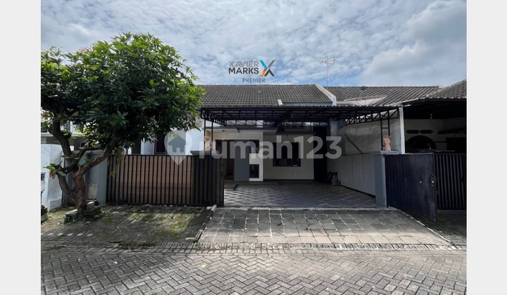 For Sale Well-Maintained Minimalist House in Araya Golf Malang For Sale Well-Maintained Minimalist House in Araya Golf Malang