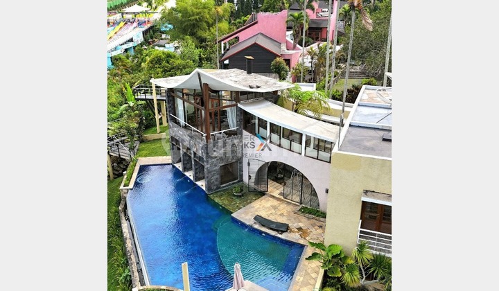 Dijual Rumah Villa Full Furnished di Klub Bunga, Batu
