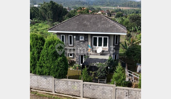 Price Reduced! Landed House with Large Land for Sale in Selecta Batu Malang Price Reduced! Landed House with Large Land for Sale in Selecta Batu Malang