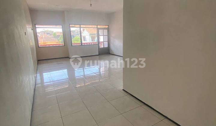 For rent, strategic shop house on Soekarno Hatta Road axis, Malang For rent, strategic shop house on Soekarno Hatta Road axis, Malang