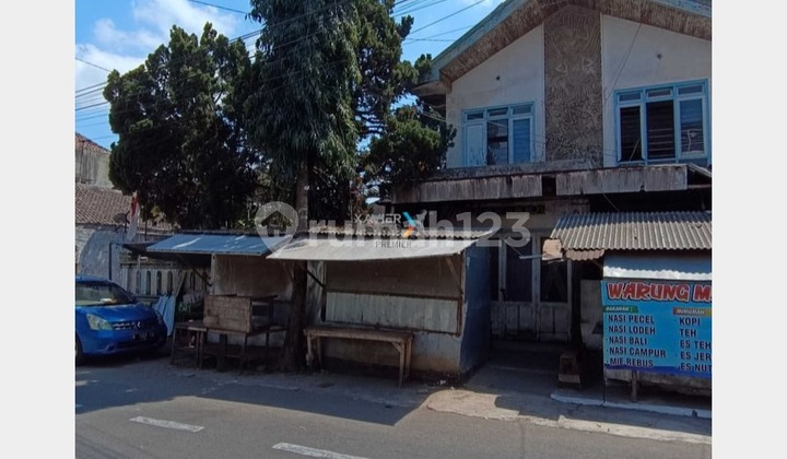 Sold Classic House Plus Warehouse in Kepanjen Area, Malang