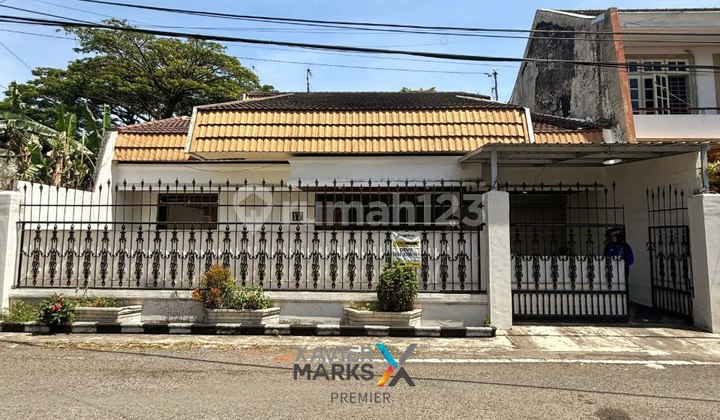 Well-Maintained House for Sale in Tidar Bawah, Malang Well-Maintained House for Sale in Tidar Bawah, Malang