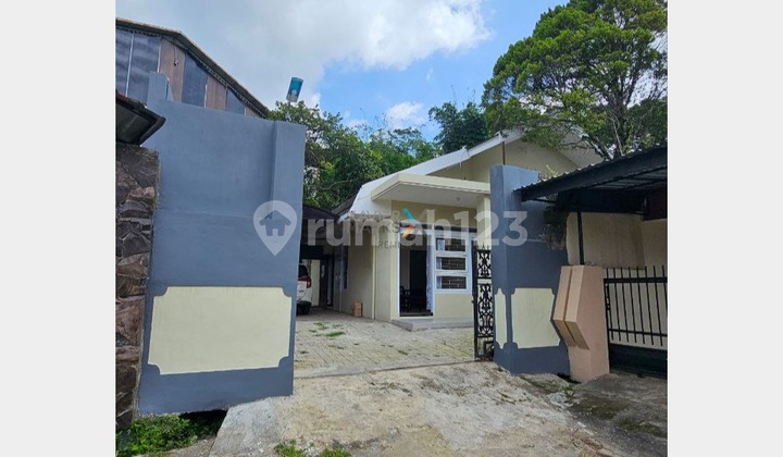 Dijual Rumah Furnished Siap Huni di  Batu Malang