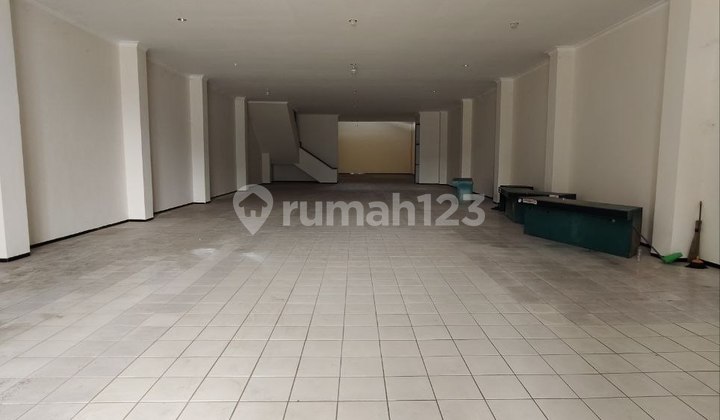 DISEWAKAN RUANG USAHA SIAP PAKAI LOKASI JALAN UTAMA  MALANG