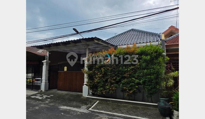 Dijual Rumah Terawat di Area Buah-buahan Klojen Malang