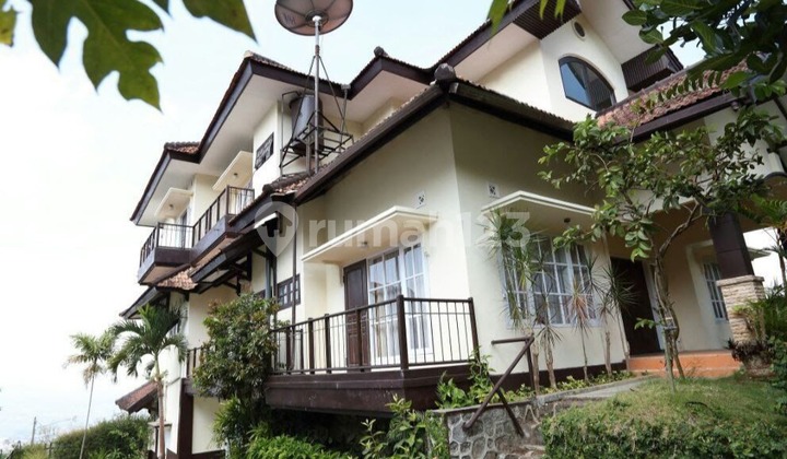 FOR SALE Fully Furnished Villa in Panderman Hills Batu Malang
