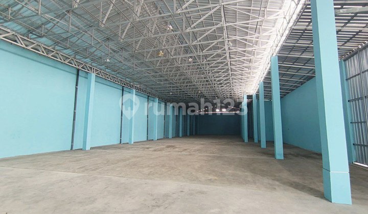 For Rent, new warehouse in a very strategic location on La Sucipto, Malang. For Rent, new warehouse in a very strategic location on La Sucipto, Malang.