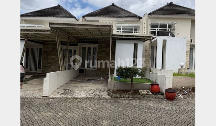 For Sale Fully Furnished House In Batu City