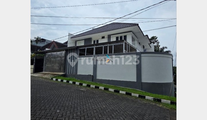Dijual Rumah Hook di Lembah Dieng, Malang 1