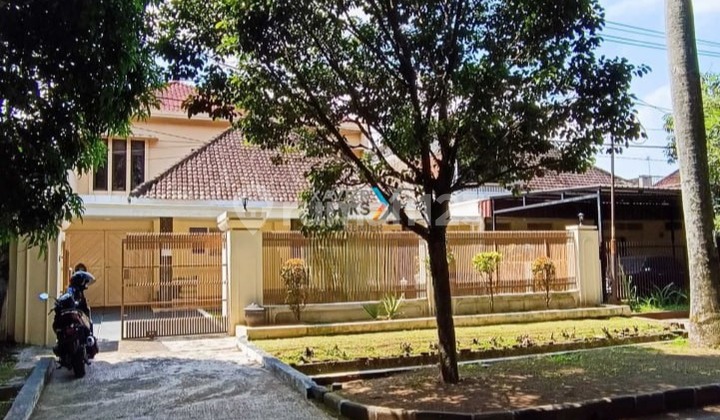 Dijual Rumah Klasik Terawat & Siap Huni di Klojen Malang