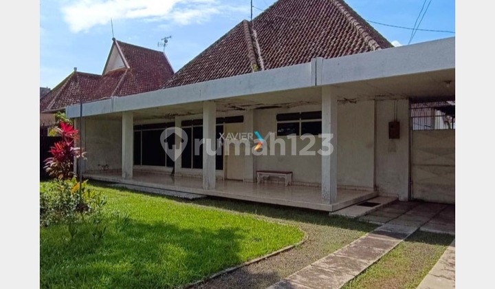 Price Drop! Classic House for Sale on Klojen Road Corridor, Malang 2