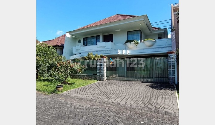 BIG PRICE DROP! Luxury House for Sale at Araya Boulevard Malang BIG PRICE DROP! Luxury House for Sale at Araya Boulevard Malang