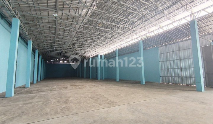 For Rent, new warehouse in a very strategic location on La Sucipto, Malang. For Rent, new warehouse in a very strategic location on La Sucipto, Malang.