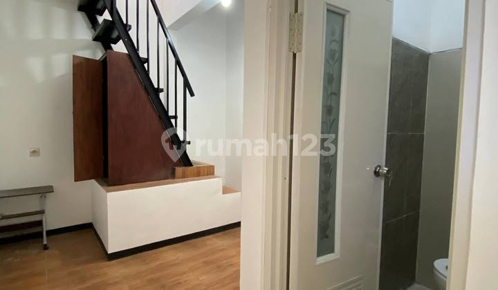 DIJUAL RUMAH KOST BARU  SELANGKAH KE KAMPUS UMM MALANG