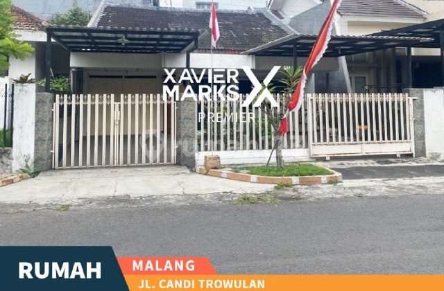 Well-Maintained Classic House on Candi Trowulan Street, Blimbing, Malang